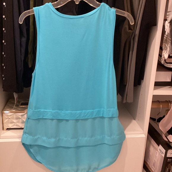 Micheal Kors sleeve less tops - Picture 4 of 4